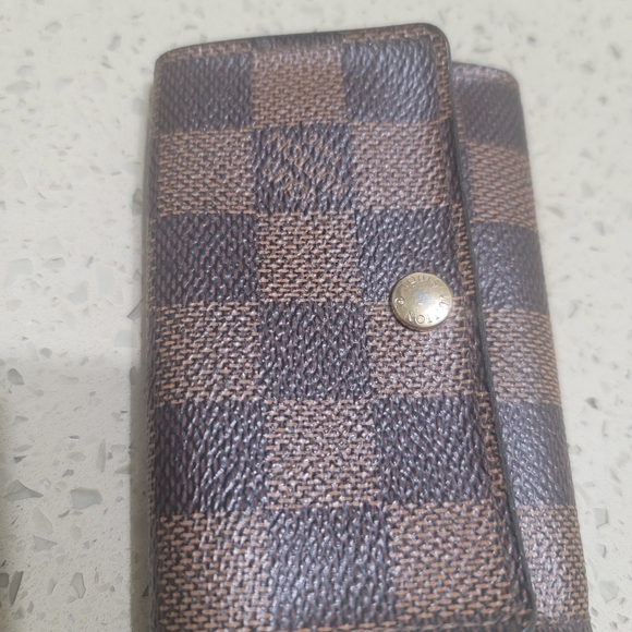 ❤️❤️❤️SOLD LV Damier Keycase❤️❤️❤️ - Picture 1 of 6